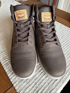 Levi's Men's Dark Brown High Top